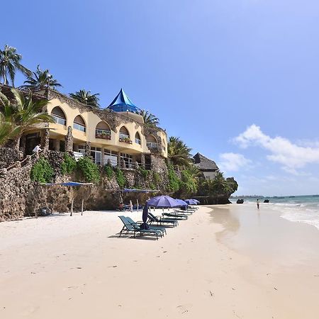 Bahari Beach Hotel Mombassa Buitenkant foto