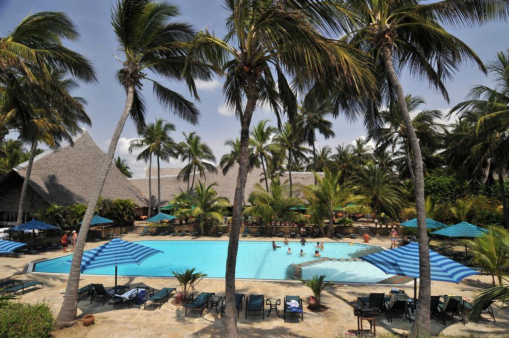 Bahari Beach Hotel Mombassa Buitenkant foto